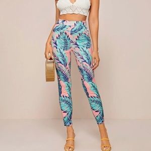 🌿🌸🌿 New Tropical Print Pants 🌿🌸🌿